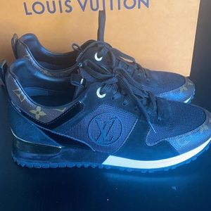 Lous Vuitton RUN AWAY SNEAKER.